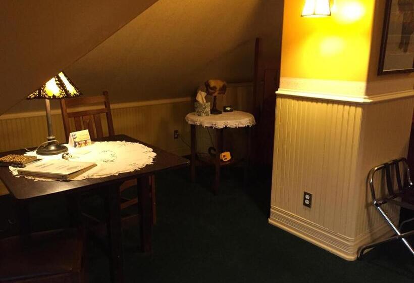 스탠다드 룸 킹사이즈 침대, Alaska's Capital Inn Bed And Breakfast