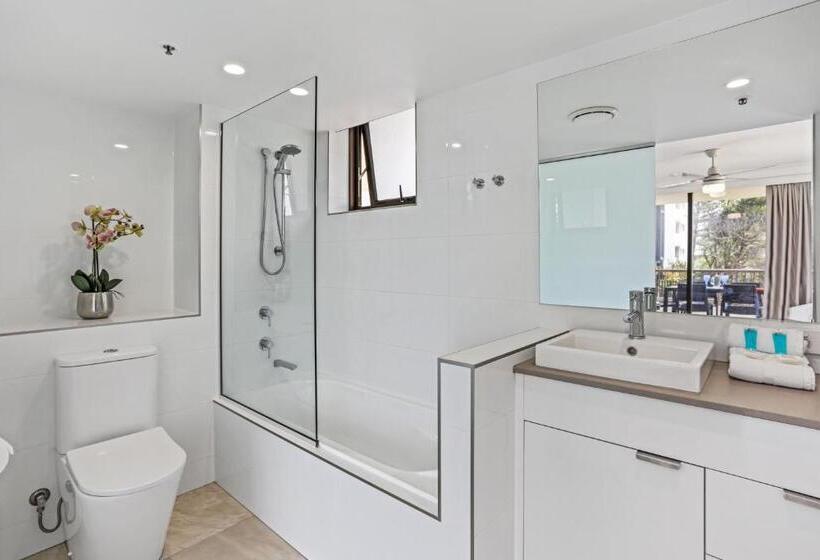 Апартаменты 2 Спальни Боковой Вид на Море, Boulevard North Holiday Apartments