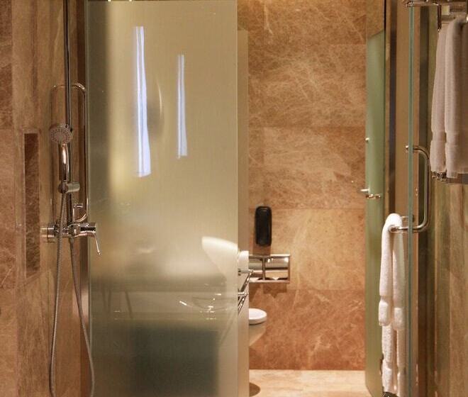 اتاق استاندارد با 2 تخت دوبل, Four Points By Sheraton Qingdao, West Coast