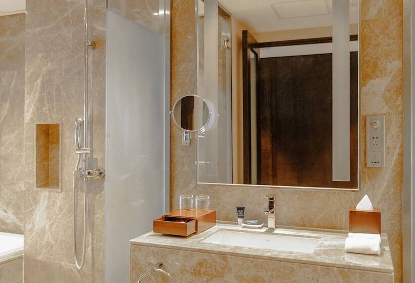 اتاق استاندارد با 2 تخت دوبل, Four Points By Sheraton Qingdao, West Coast