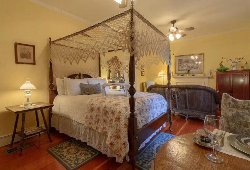 Люкс, Magnolia Cottage Bed And Breakfast