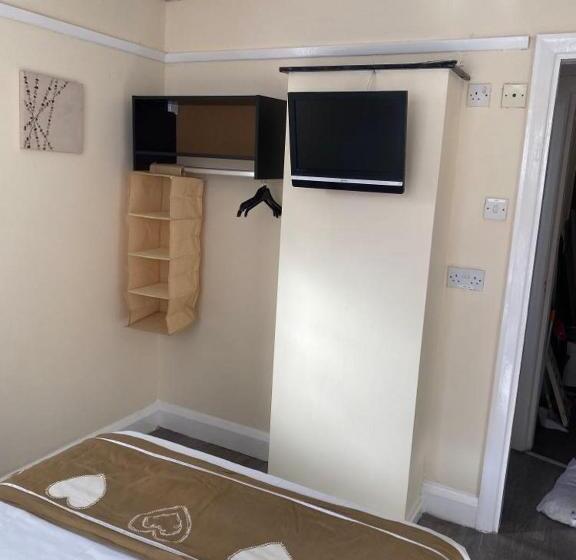 اتاق استاندارد با بالکن, Clarendon Lodge   Accommodation Only