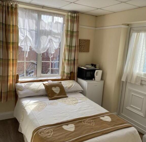 اتاق استاندارد با بالکن, Clarendon Lodge   Accommodation Only