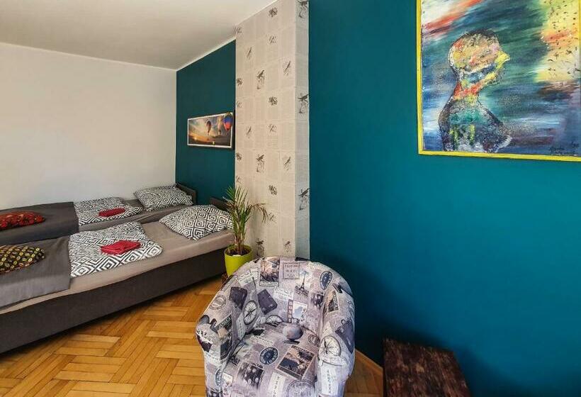 Трехместный Номер Стандарт с Балконом, Mazurska 8a