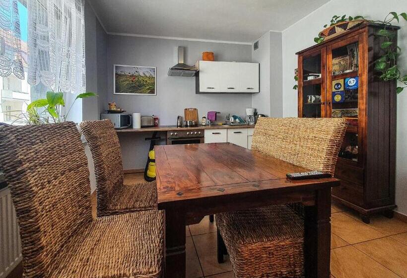 Номер Стандарт, Mazurska 8a