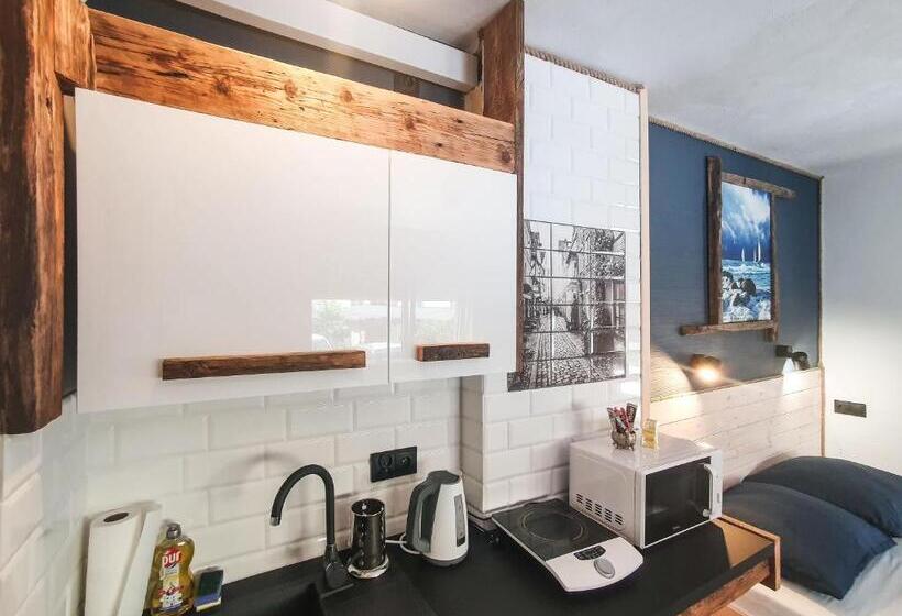 Студия Стандарт, Mazurska 8a
