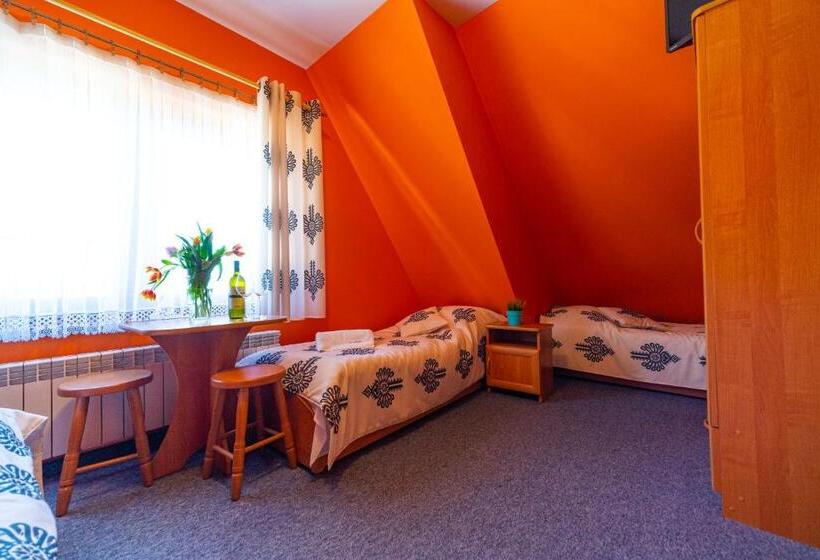 Четырехместный Номер Стандарт, Apartamenty I Pokoje W Willi Na Ubocy