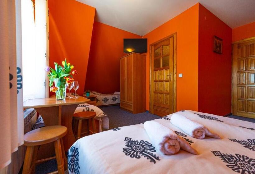 Четырехместный Номер Стандарт, Apartamenty I Pokoje W Willi Na Ubocy