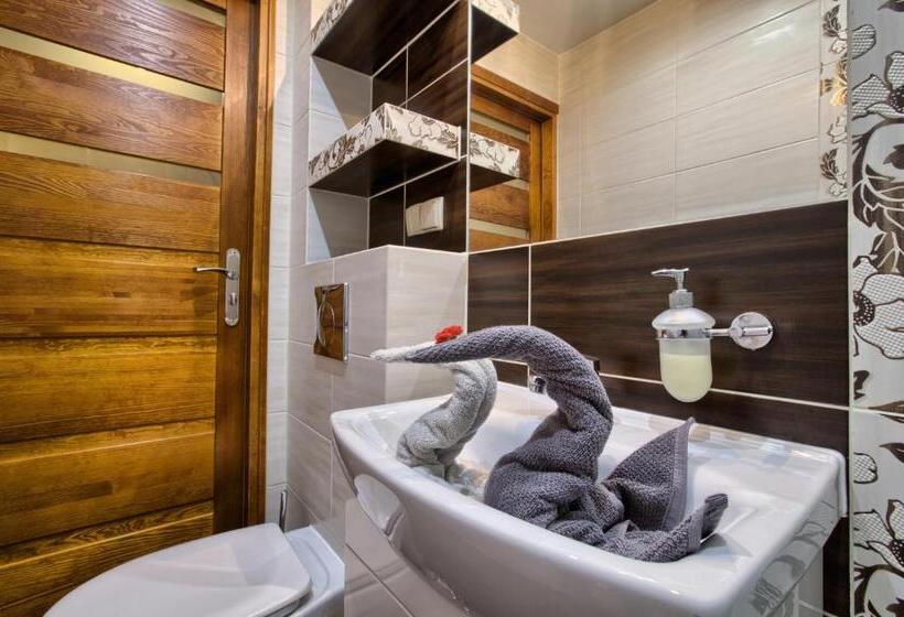 Люкс Повышенной Комфортности, Apartamenty I Pokoje W Willi Na Ubocy