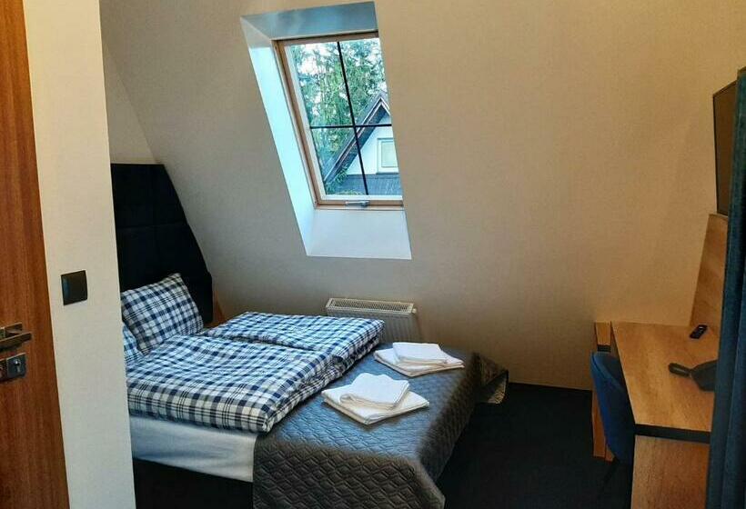 Quarto Basic, Narciarski Dworek