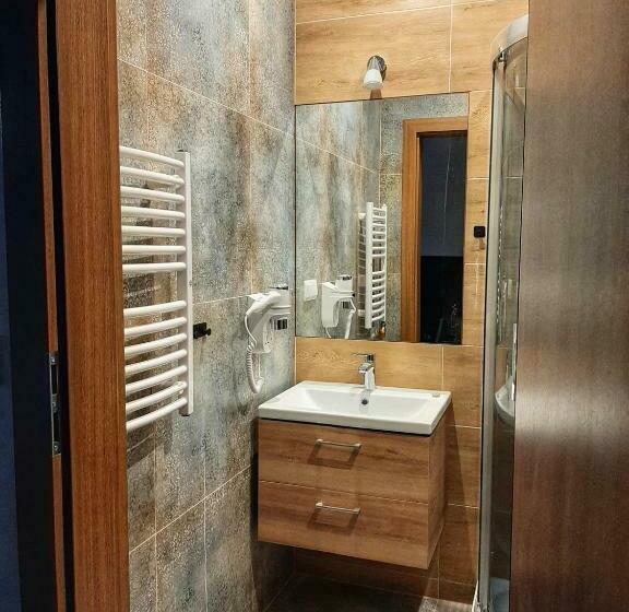 Quarto Basic, Narciarski Dworek