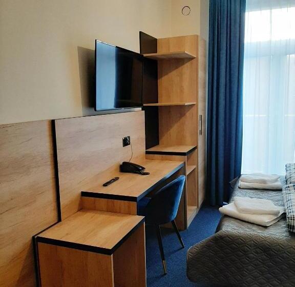 Quarto Triplo Estandar, Narciarski Dworek