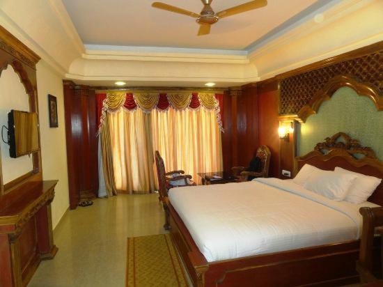 اتاق استاندارد با چشم‌انداز دریا, Nrs Royal Palace