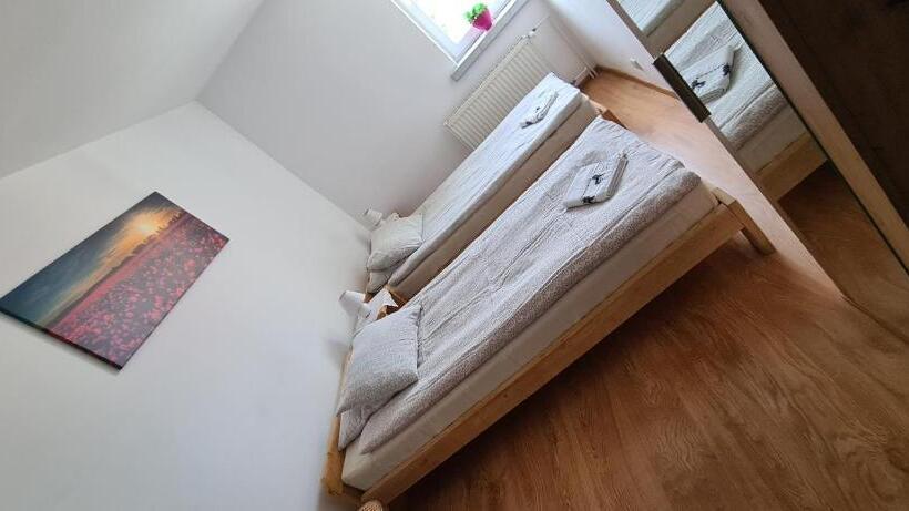 スタンダードルーム, Motel I Restauracja Pod Basztą
