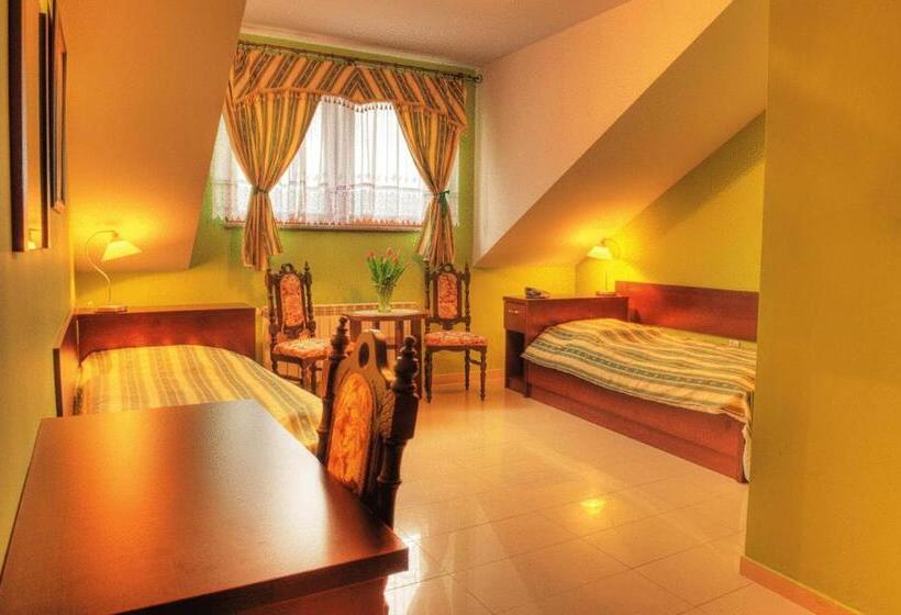 اتاق استاندارد چهار تخته, Adria