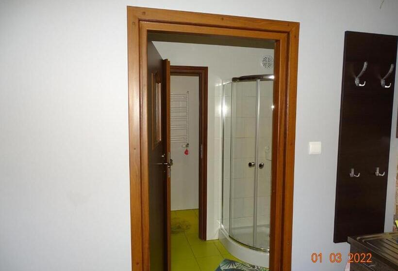 اتاق پریمیوم چهارنفره, Noclegi Nad Morzem U Kasi