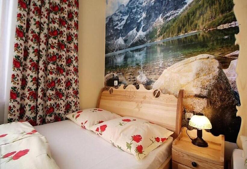 اتاق لوکس, Chatka U Hazy   Regionalne Pokoje Zakopane