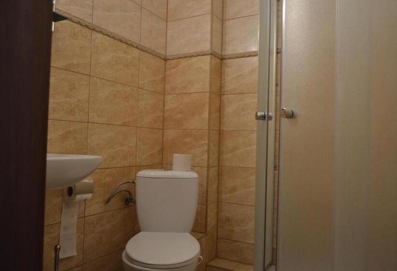 Quarto Individual Basic, Noclegi Capitto