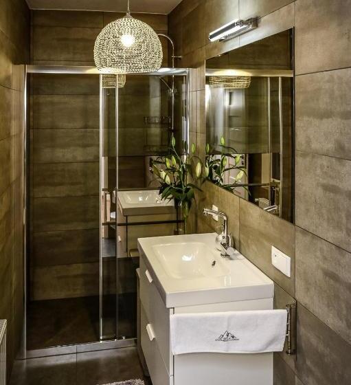 스탠다드 스튜디오, Apartamenty Alcatraz Z Jacuzzi