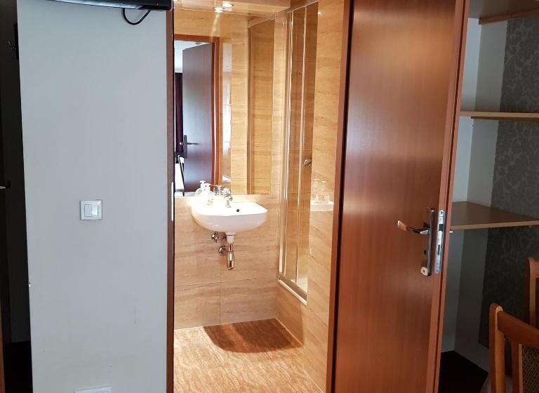 Quarto Triplo Estandar, Kamionki