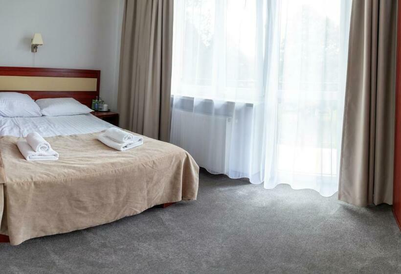 اتاق استاندارد یک نفره, Połoniny Resort