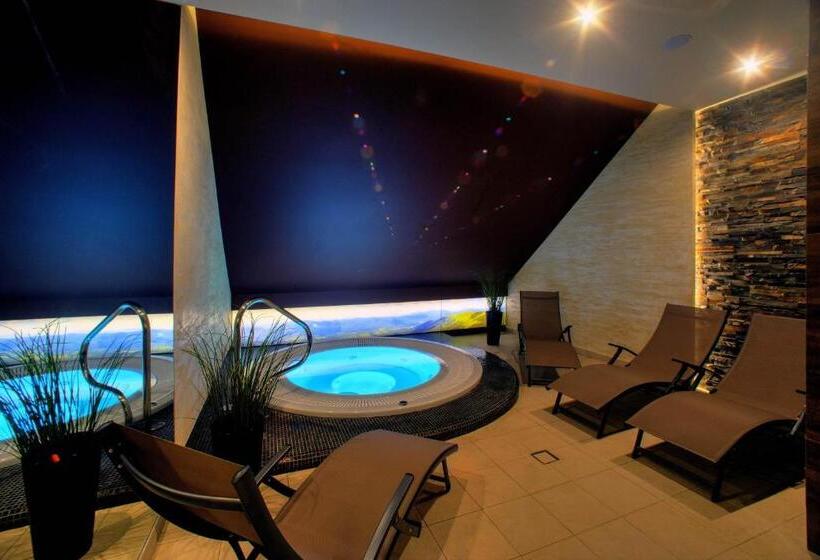 اتاق استاندارد سه نفره, Połoniny Resort