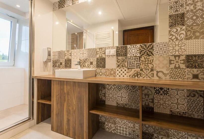 اتاق استاندارد چهار تخته, Połoniny Resort