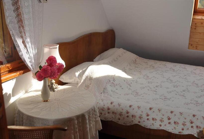 اتاق استاندارد سه نفره, Villa Nostalgia