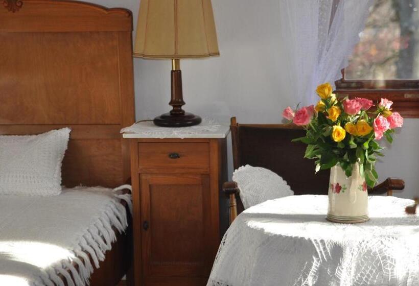 اتاق استاندارد چهار تخته, Villa Nostalgia