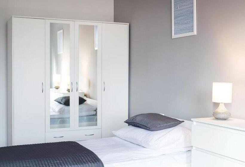 اتاق استاندارد با سرویس بهداشتی مشترک, Hostel Zakątek Ulica Grunwaldzka