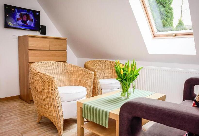 استودیو خانوادگی, Dom Na Klonowym Wzgórzu