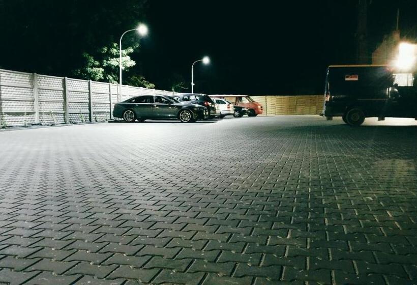 舒适型单人间, Noclegi M4
