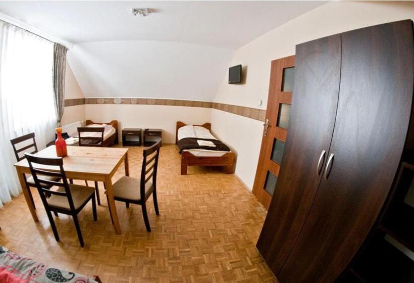 اتاق خانوادگی, Noclegi Złota Rybka