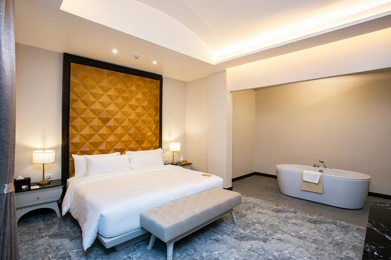 اتاق استاندارد با تخت بزرگ, Phukalini Luxury Pool Villa & Onsen Sha Plus Certified