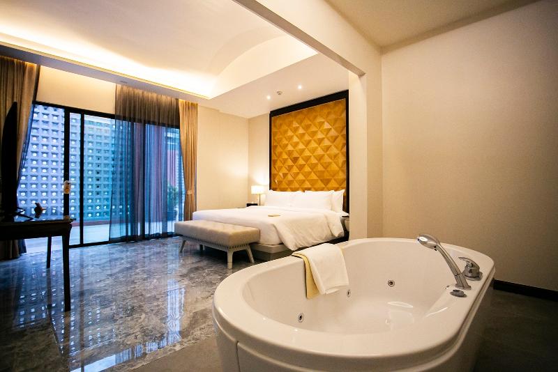 اتاق استاندارد با تخت بزرگ, Phukalini Luxury Pool Villa & Onsen Sha Plus Certified