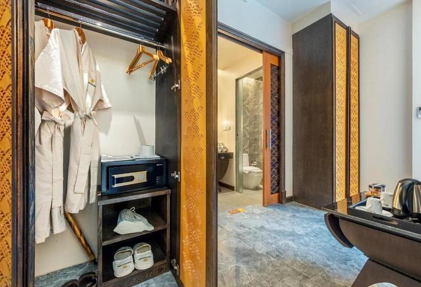 اتاق استاندارد با تخت بزرگ, Phukalini Luxury Pool Villa & Onsen Sha Plus Certified