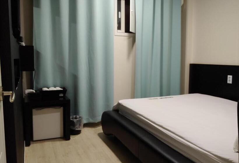 اتاق استاندارد, Korea Guesthouse