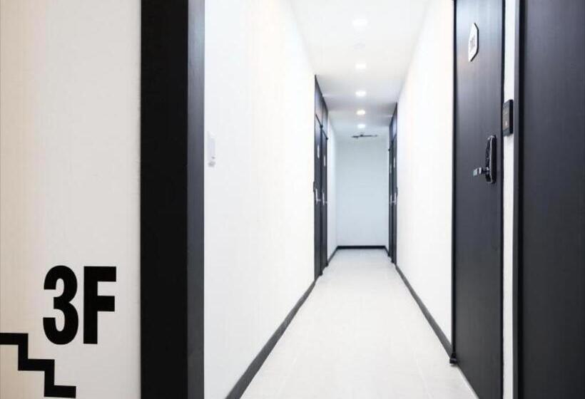 اتاق استاندارد سه نفره, Korea Guesthouse