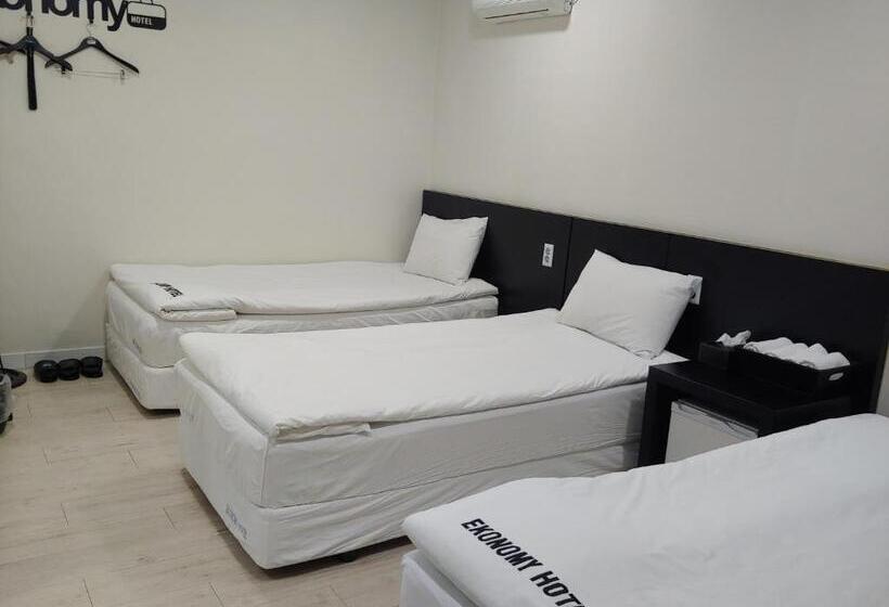 اتاق استاندارد سه نفره, Korea Guesthouse