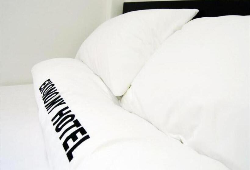اتاق استاندارد یک نفره, Korea Guesthouse
