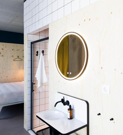 اتاق استاندارد با تخت بزرگ, Moloko  Just A Room  Sleep&shower Digital Key By Sms