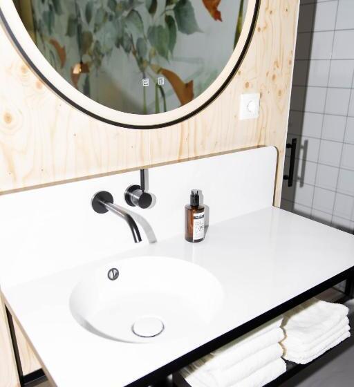 اتاق استاندارد با تخت بزرگ, Moloko  Just A Room  Sleep&shower Digital Key By Sms