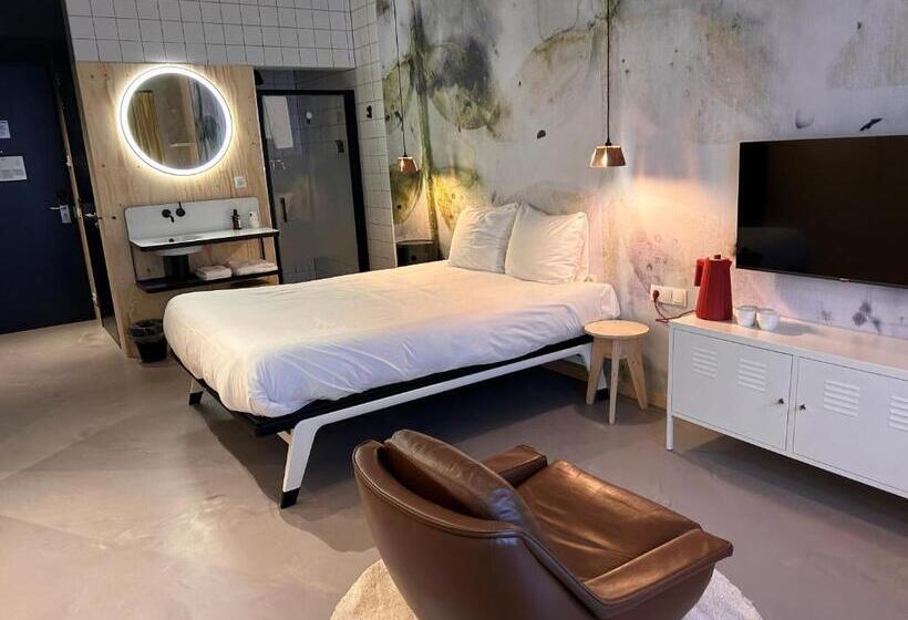 استودیوی استاندارد, Moloko  Just A Room  Sleep&shower Digital Key By Sms