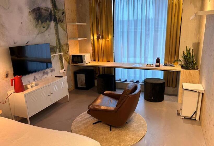 استودیوی استاندارد, Moloko  Just A Room  Sleep&shower Digital Key By Sms