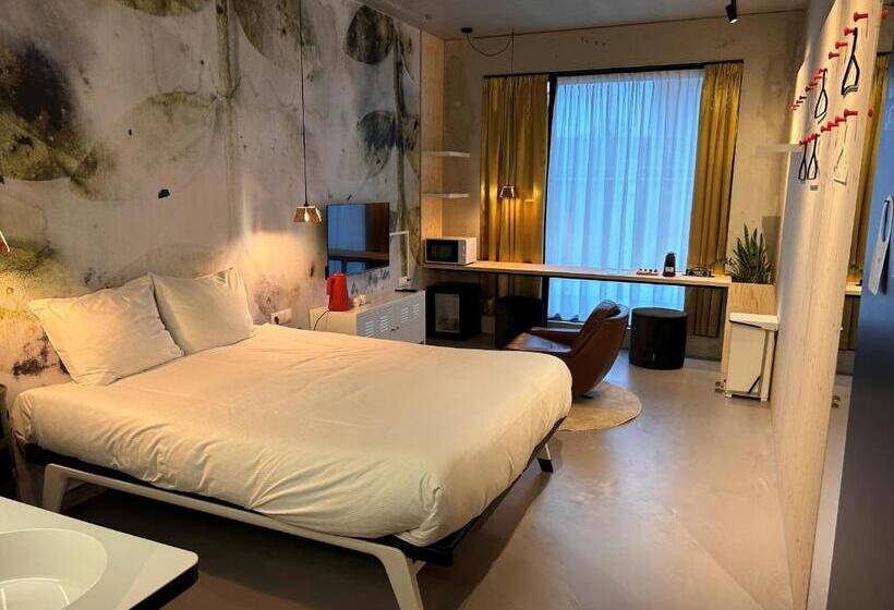 استودیوی استاندارد, Moloko  Just A Room  Sleep&shower Digital Key By Sms