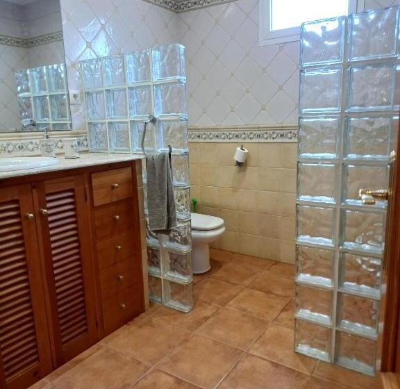 اتاق استاندارد با سرویس بهداشتی مشترک, Gibraltar Views Guest House