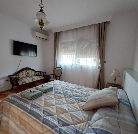 سوییت, Gibraltar Views Guest House