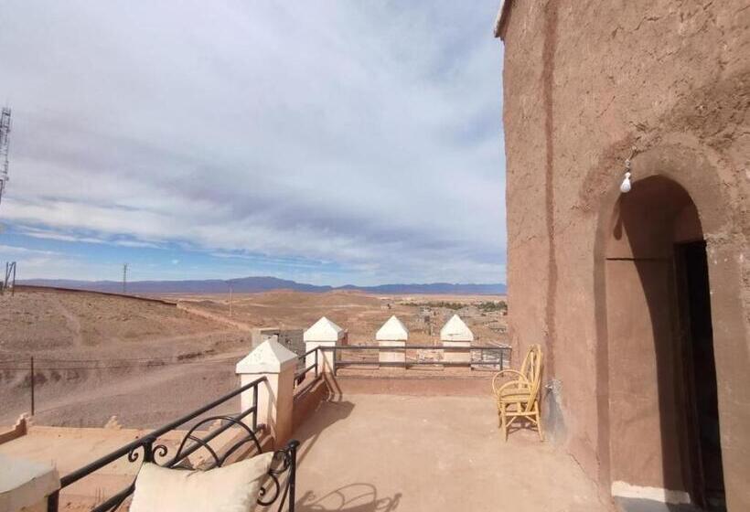 غرفة ديلوكس مزودة بشرفة, Kasbah Tifoultoute
