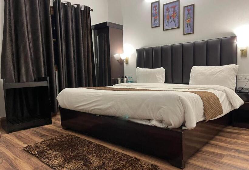 Номер Deluxe с Балконом, Cedar Woods Resort By Heyan Hotels