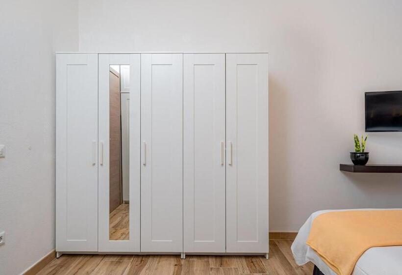 استودیوی استاندارد, Residenze Asproni Serviced Apartments